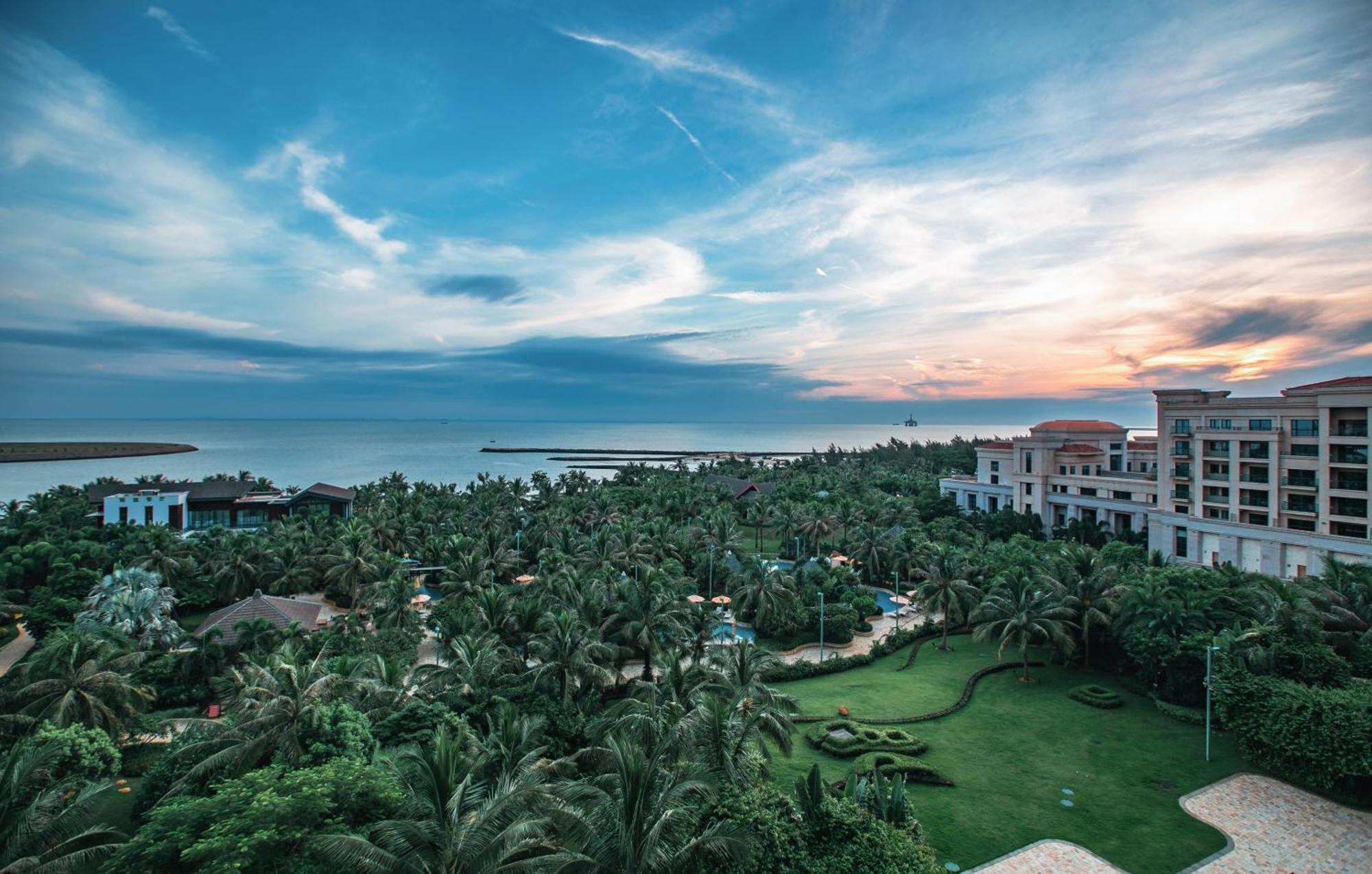 Grand Hotel Haikou Haikou  Exterior photo